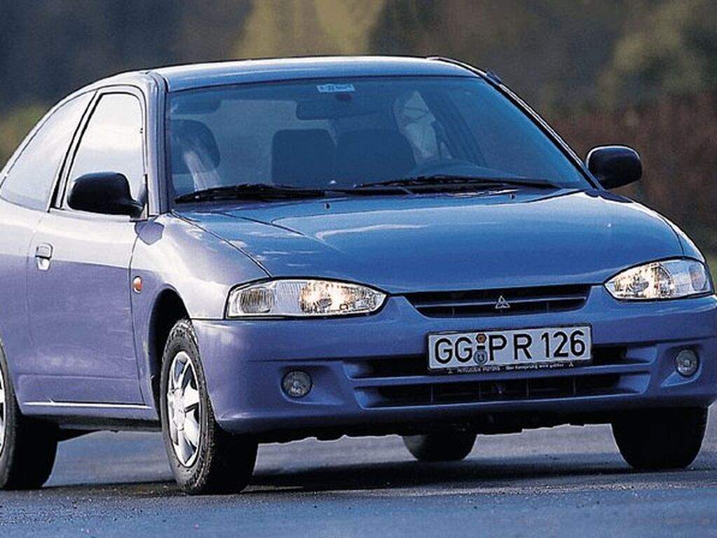 Tappetini per Mitsubishi Colt 1998 - 2004