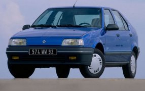 Tappetini per Renault 19. 